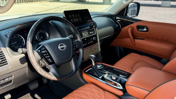  White Nissan Patrol V6 Photo 5