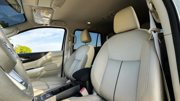  White Nissan Xterra Photo 5