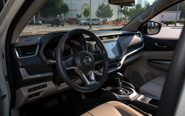  White Nissan Xterra Photo 6