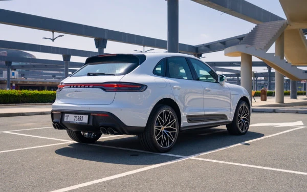  White Porsche Macan Photo 2