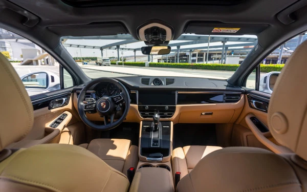  White Porsche Macan Photo 7