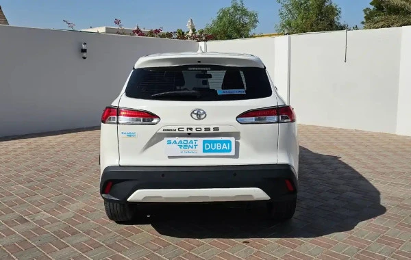  White Toyota Corolla Cross Photo 3