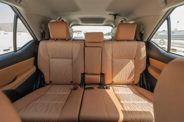  White Toyota Fortuner Photo 10