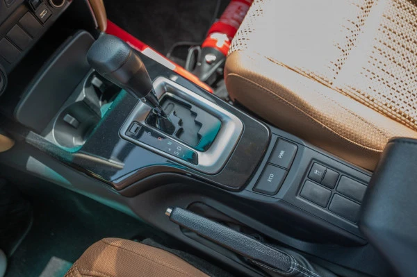  White Toyota Fortuner Photo 15