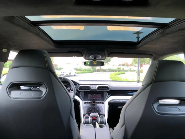  Yellow Lamborghini Urus Photo 4